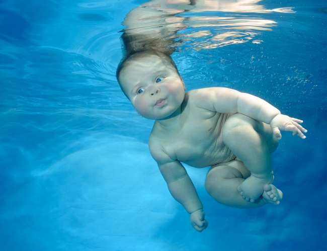 Babies can swim from birth