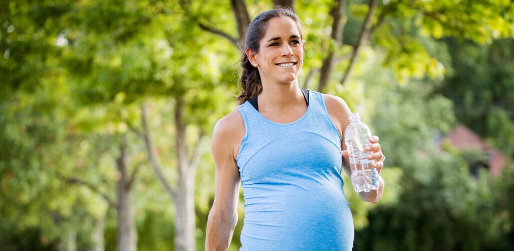 Throwing up water pregnancy