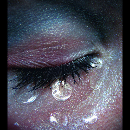 Tears in newborn eyes