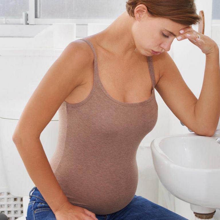 5 weeks pregnant and constipation